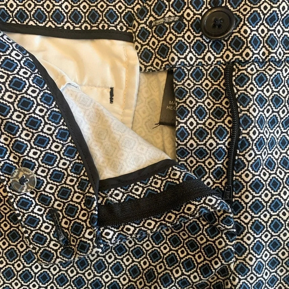 Hilary Radley Slim Leg Ponte Print Crop Pant Black & Blue Medallion Size: 12 - Picture 6 of 8